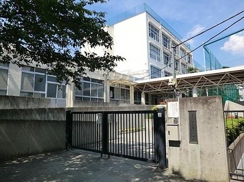 Primary school. 676m to Shinjuku Ward Ochiai second elementary school