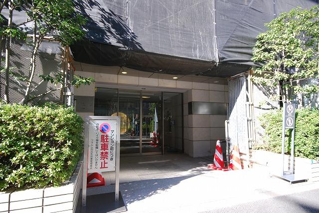 Entrance. Common areas