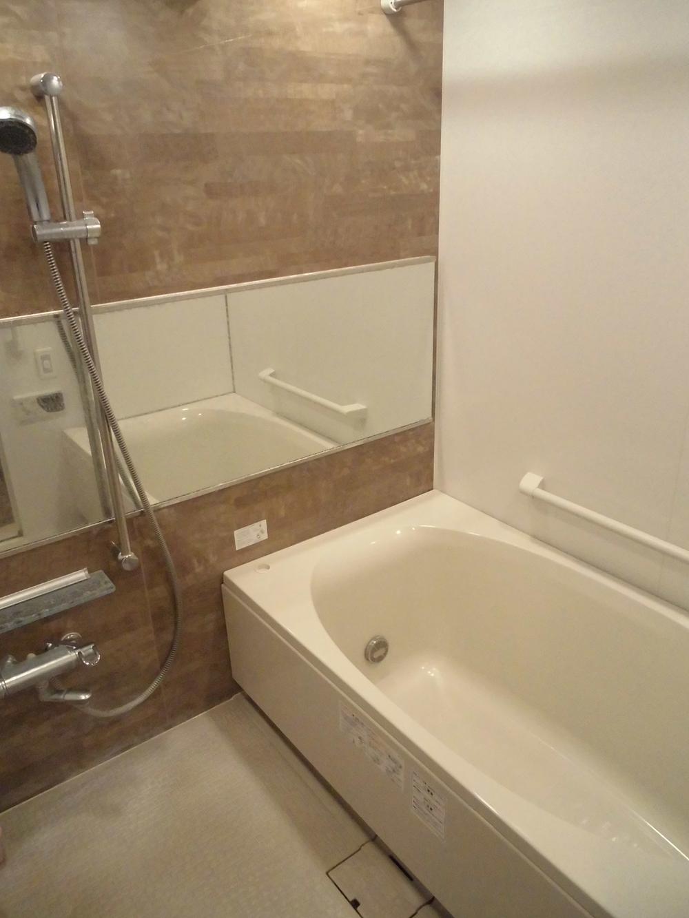 Bathroom. Indoor (10 May 2013) Shooting