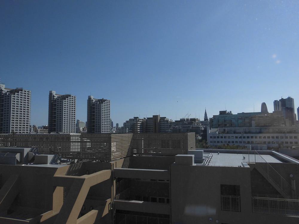 View photos from the dwelling unit. View from the site (October 2013) Shooting