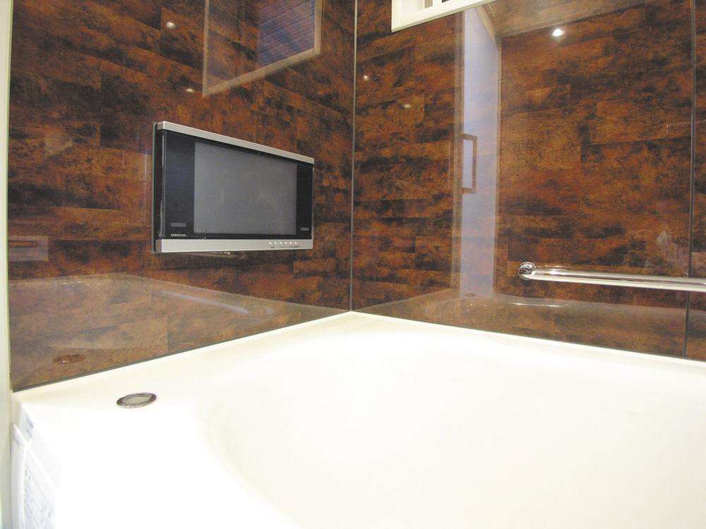 Other building plan example. Bathroom TV