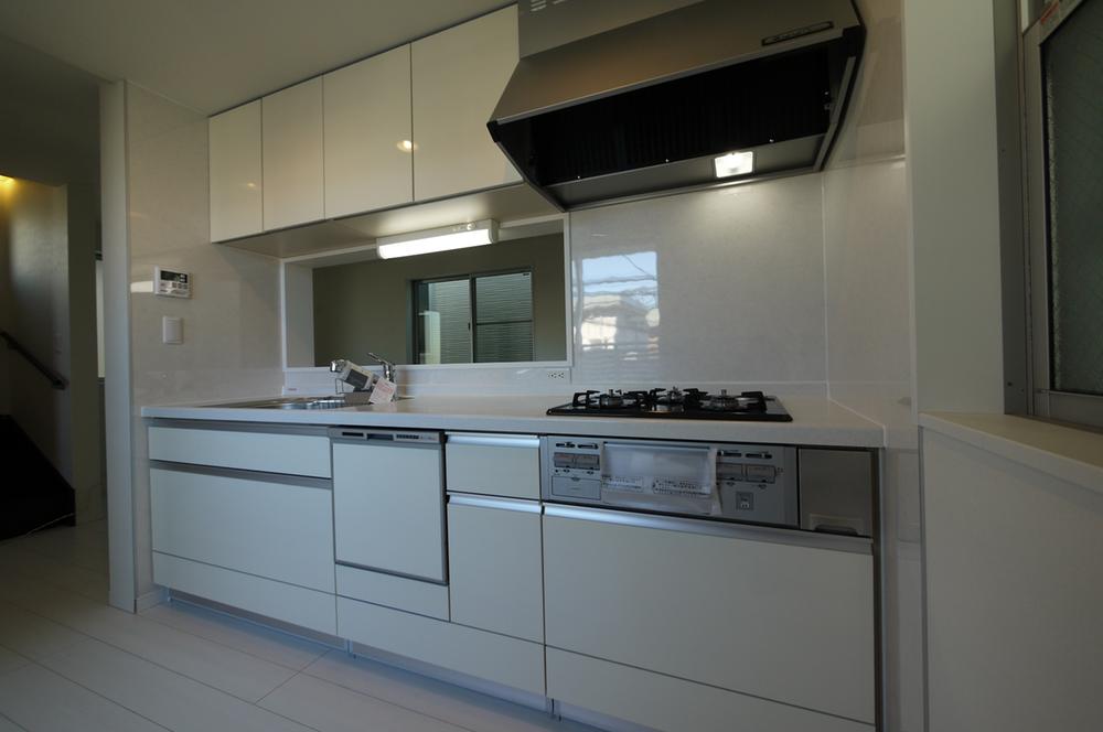 Kitchen. Dish washing dryer with system Kitchen