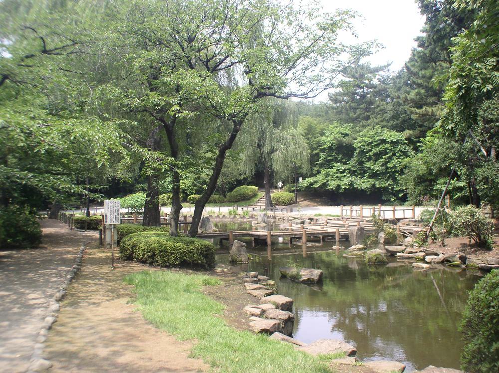 park. Tetsugakudo park (about 800m)