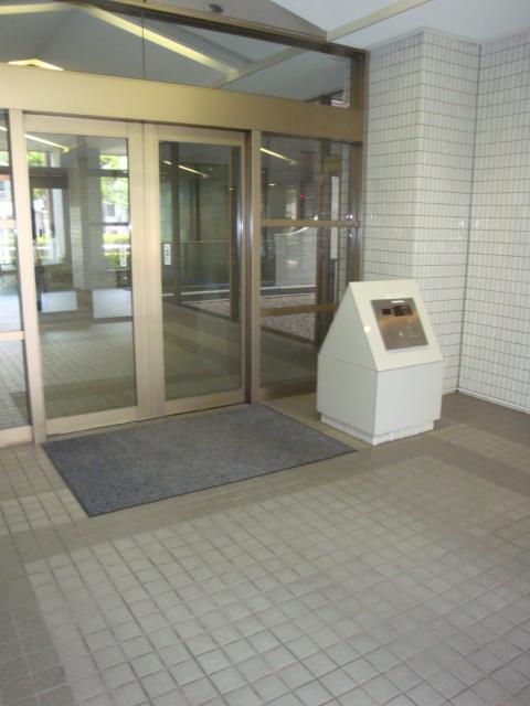 Entrance. Local (July 2013) Shooting