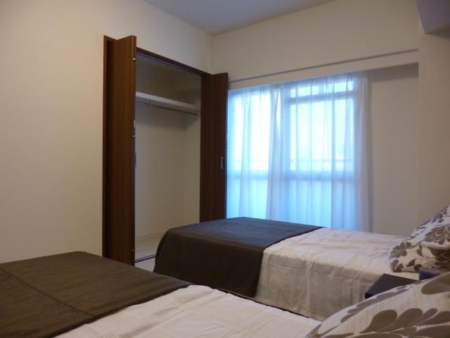 Non-living room. 1