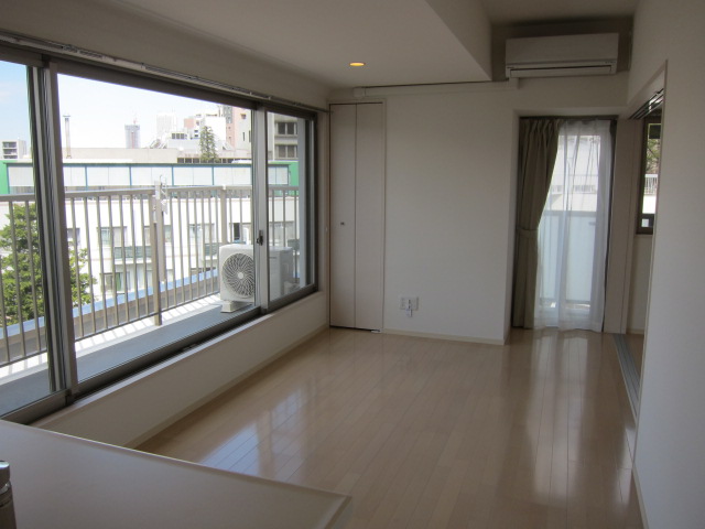 Living and room