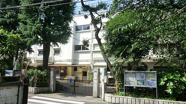 kindergarten ・ Nursery. 171m to Shinjuku Ward Ochiai first kindergarten