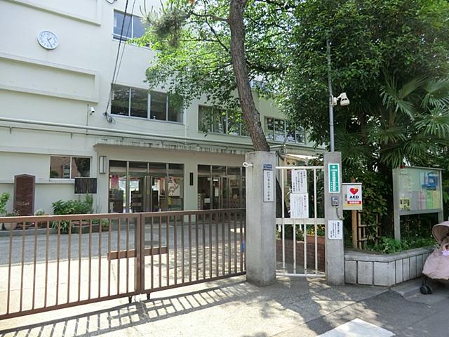 Primary school. 171m to Shinjuku Ward Ochiai first elementary school
