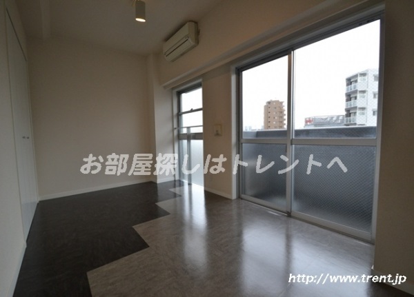 Living and room. It is a reference photograph of 1K (another type) of the same building.