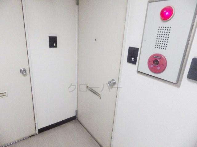 Other common areas. Entrance door