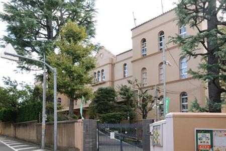 Primary school. 250m to Waseda Elementary School