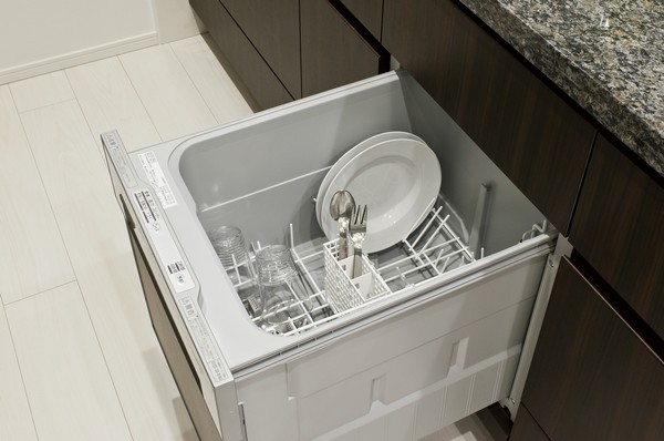  [Dishwasher] And out of the dish is easy to pull-out. It will support the clean up of the post-prandial (2LDK ・ Corresponding only 3LDK dwelling unit).