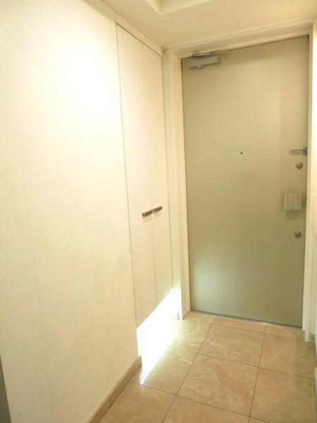 Entrance. Spacious entrance space