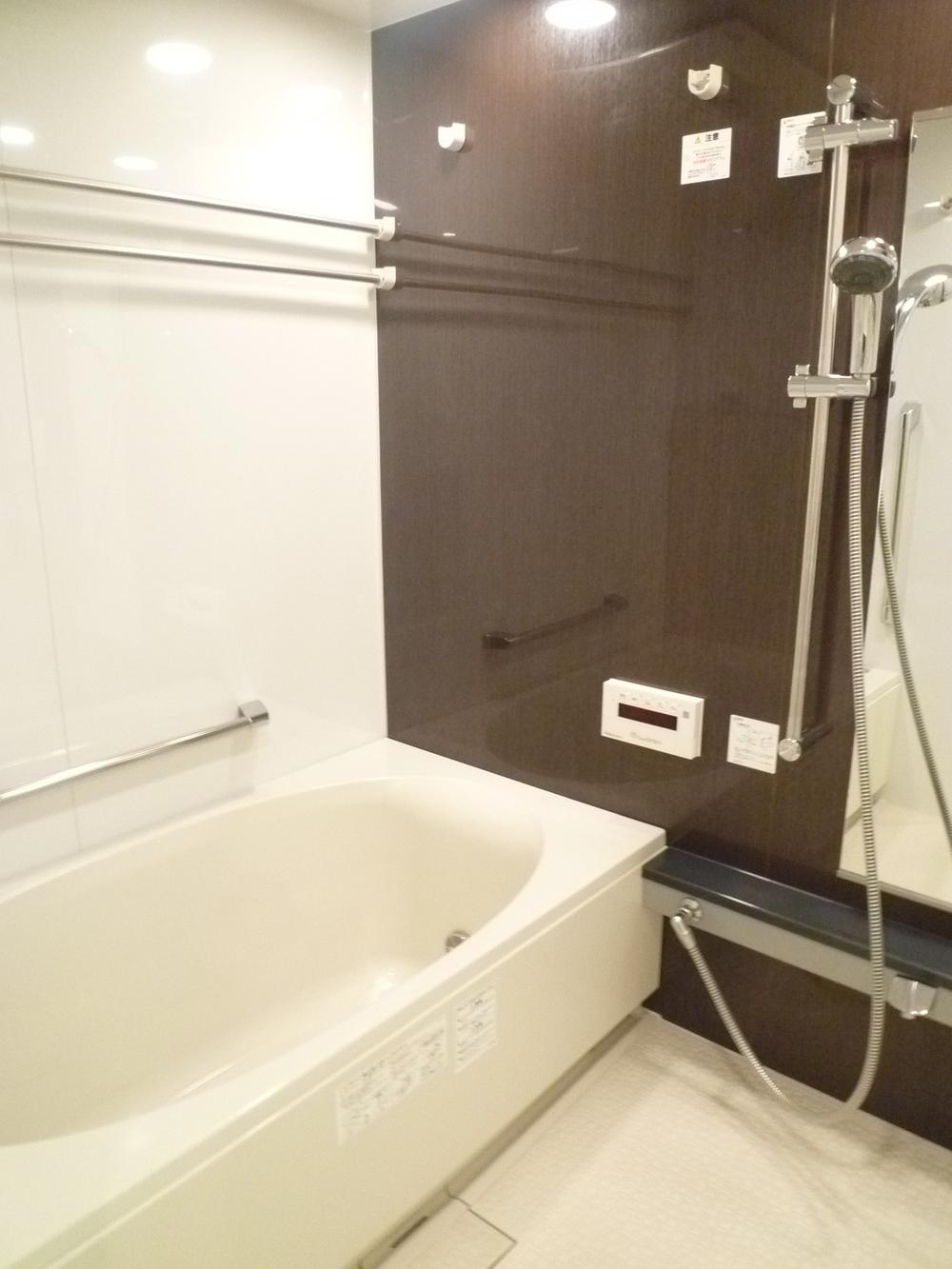 Bathroom. Indoor (July 2013) Shooting Full Otobasu Bathroom Size: 1418