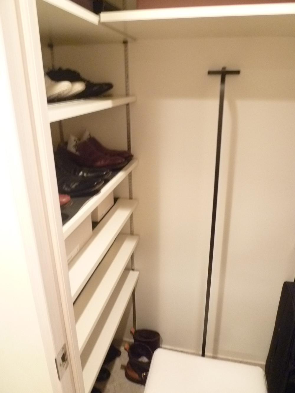 Receipt. Shoes-in closet