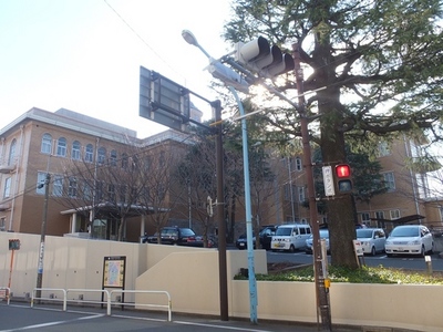 Hospital. 500m to St. Mary's Hospital (Hospital)