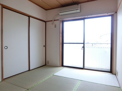 Other room space. Japanese-style calm