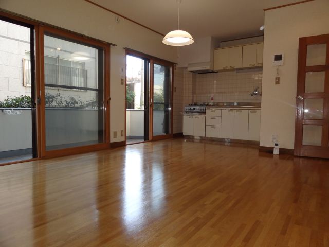 Living and room