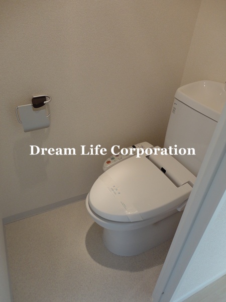 Toilet. ※ In fact the we use the photos in the same building may be different.