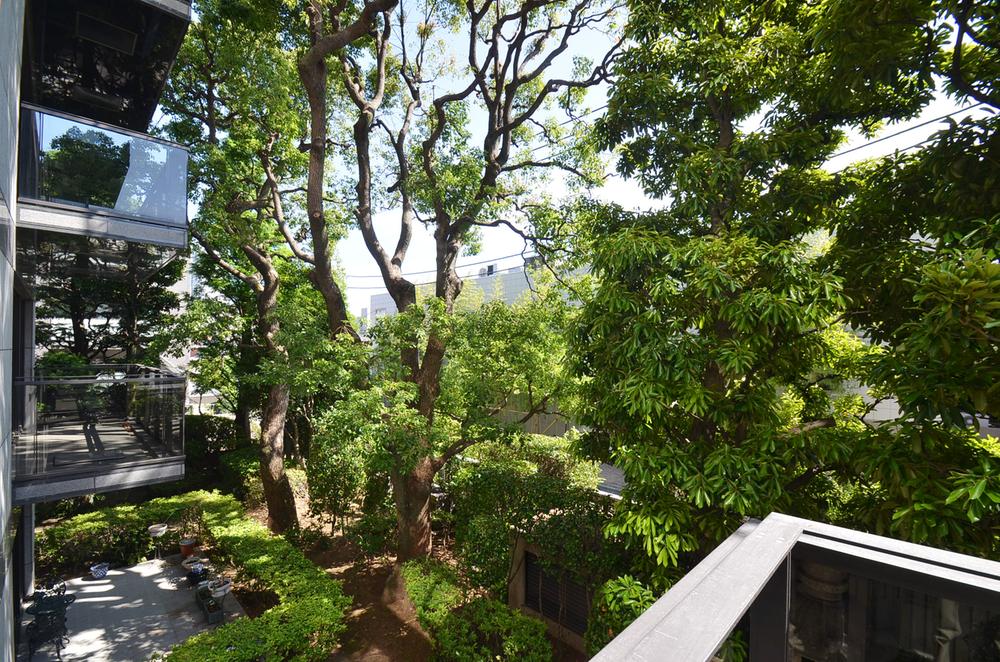 View photos from the dwelling unit