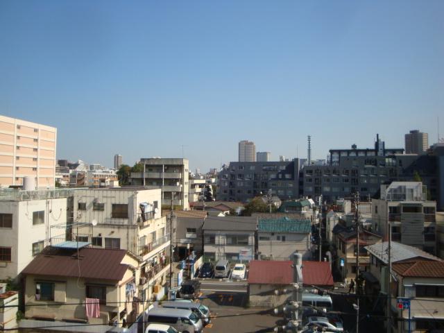 View photos from the dwelling unit. View from the site (October 2013) Shooting