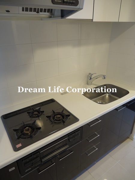 Kitchen. ※ In fact the we use the photos in the same building may be different.
