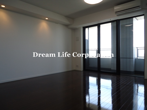 Other room space. ※ In fact the we use the photos in the same building may be different.