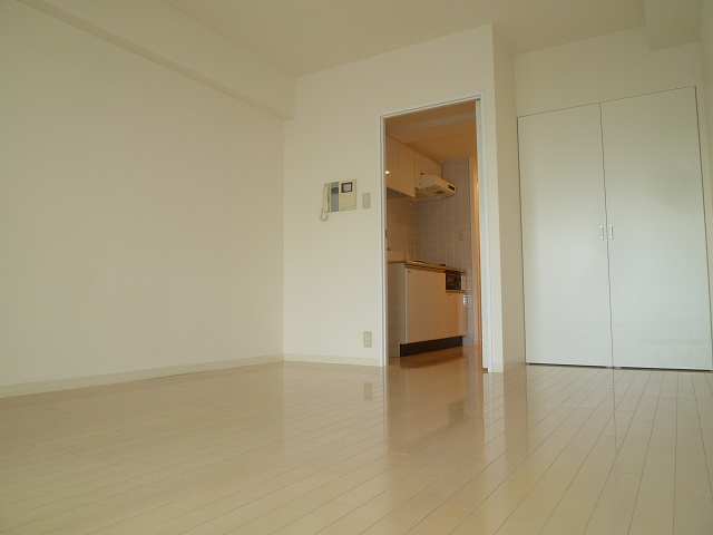 Living and room. Of Comforia Shinjuku Gyoen I Western-style