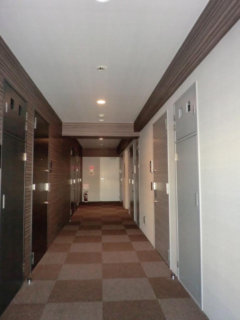 Other common areas. Building in the corridor