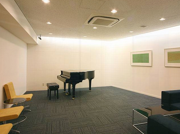 Shared facilities.  [Playing a musical instrument room] Practice of musical instruments and singing also Kokorooki you can not.