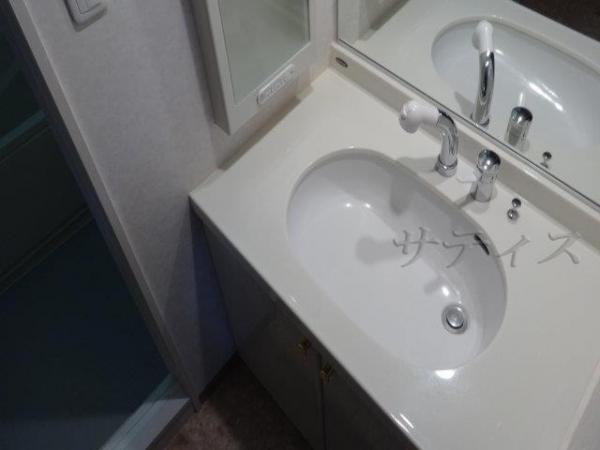 Wash basin, toilet