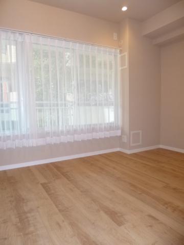 Non-living room. BR6.8 Pledge