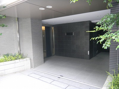 Building appearance. Entrance