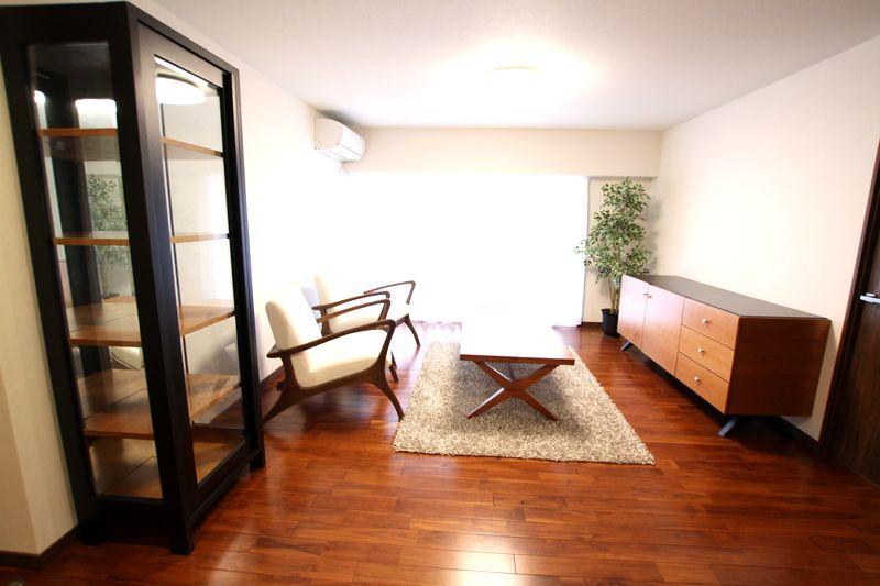 Living. It is a bright room per southeast angle room.