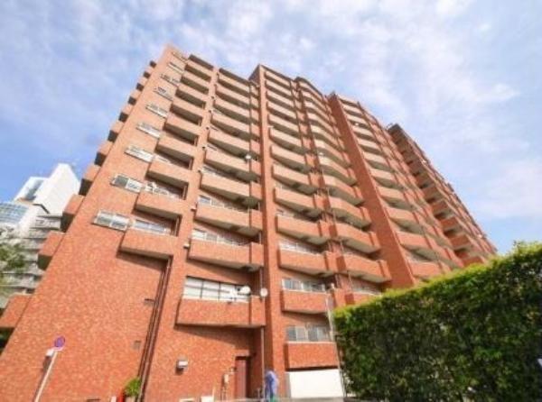 Local appearance photo. Steel reinforced concrete 14-storey apartment