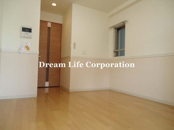 Other room space. ※ In fact the we use the photos in the same building may be different.