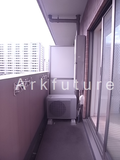 Balcony. Laundry be dried easily balcony!