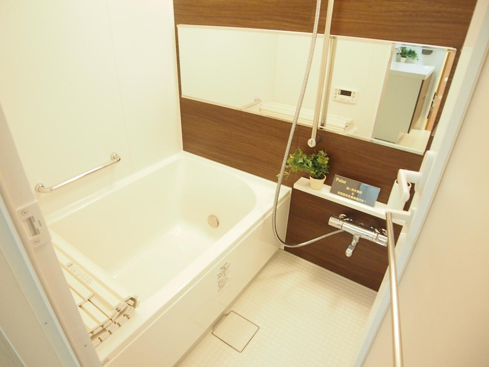 Bathroom. Indoor (12 May 2013) Shooting