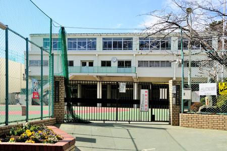 Primary school. Ward Ochiai 600m until the fourth elementary school