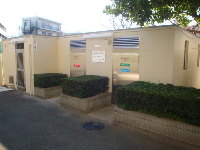 Other common areas. Garbage yard