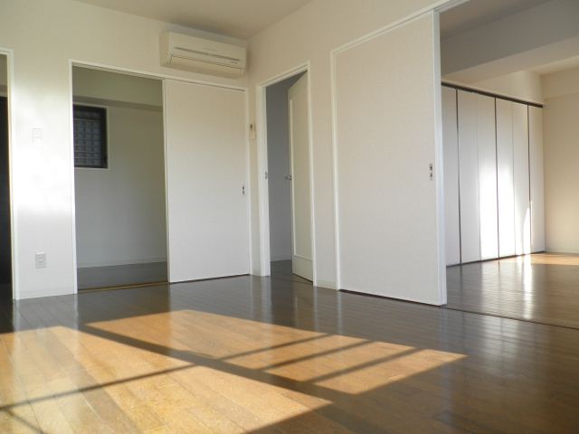 Living and room