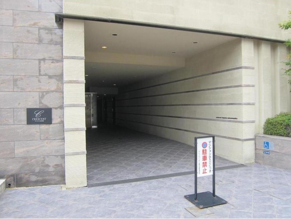 Entrance. Common areas