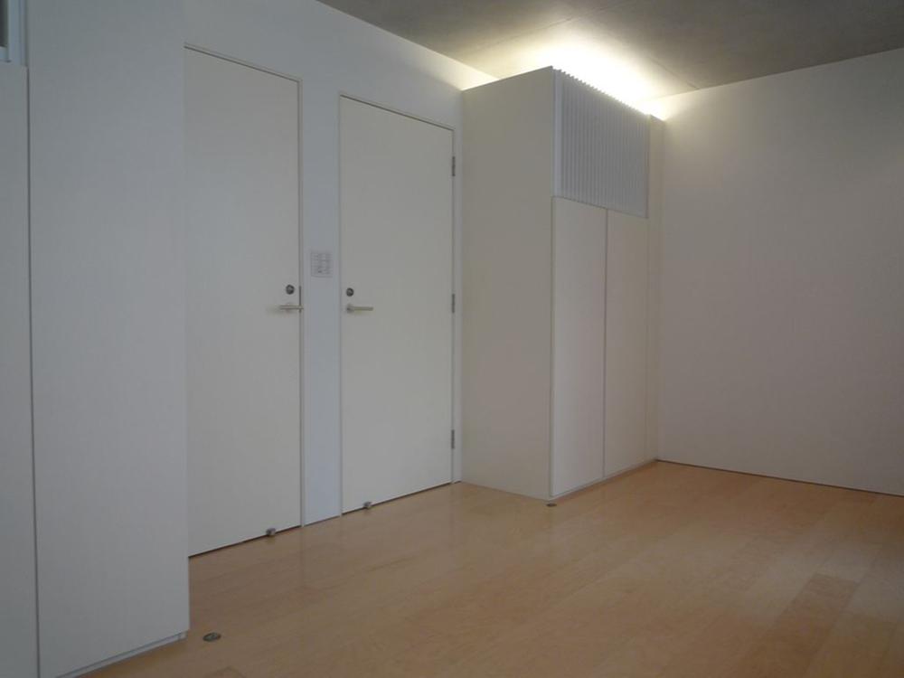 Non-living room. door ・ Since the housing there are two, It can be changed to 3LDK by creating a partition