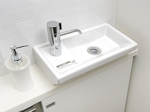 Toilet.  [Hand wash counter] We established the independent restroom counter in the toilet. In easy-to-use slim design, To produce a feeling of luxury drifting space. (Same specifications)