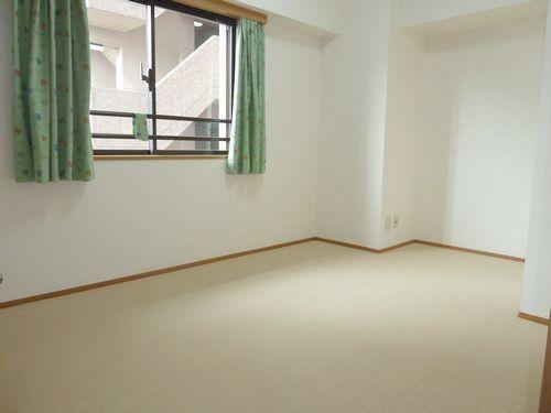 Non-living room. West Western-style