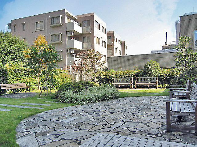 Other common areas. Private Park