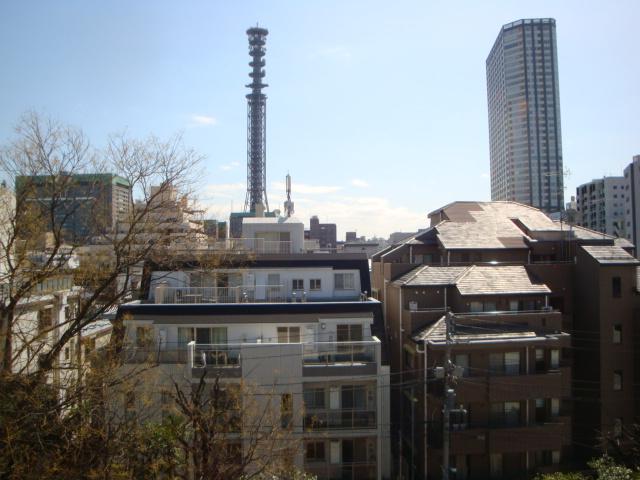 View photos from the dwelling unit. View from local (March 2013) Shooting
