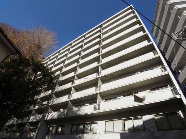 Local appearance photo. tube Management Fee: 19,300 yen / Month repair reserve: 12,720 yen / Month bike yard: 1500 yen / Month stationed ring Places: 300 yen / Month stationed car Places: 33,000 yen / Month