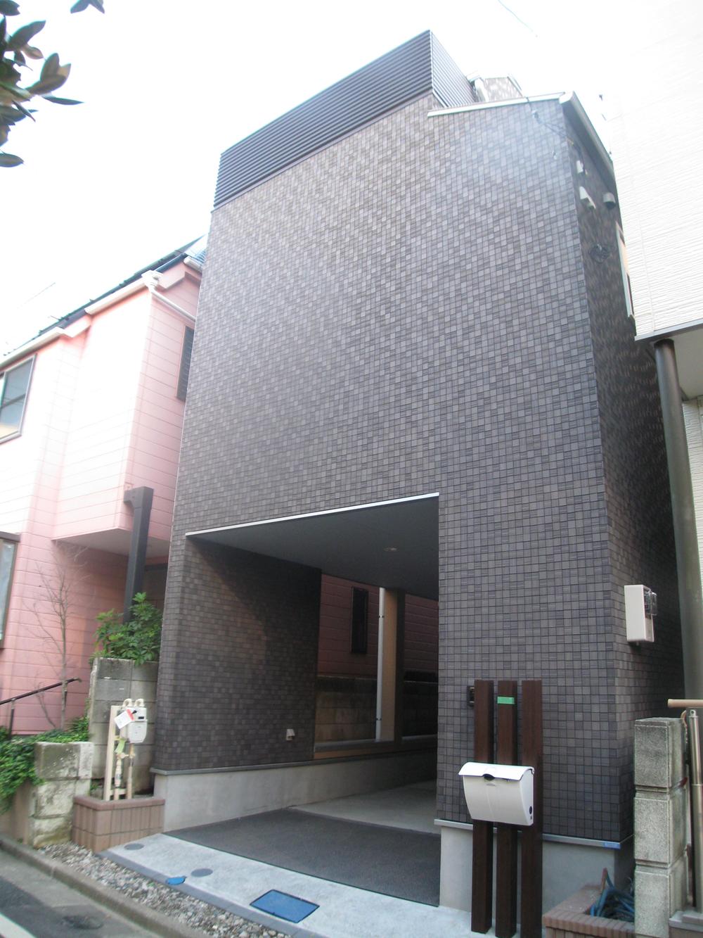 Local appearance photo. Local (10 May 2012) shooting