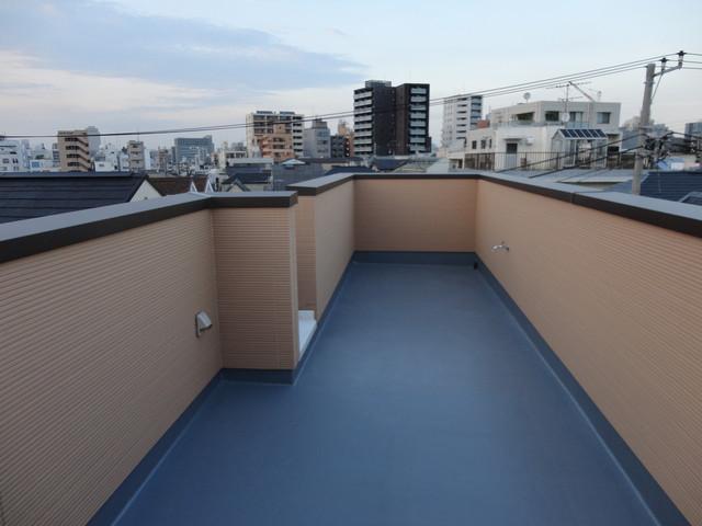 Balcony. Roof balcony (October 2012) shooting